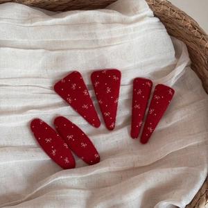 Set di 6 fermagli per capelli in tessuto rosso con fiocchi ricamati da donna