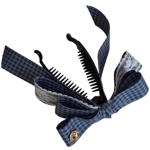 Pince banane à nœud papillon à carreaux bleus avec dentelle et bouton doré élégant