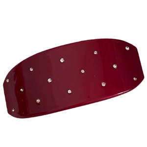 Barrette à strass étincelants rouge bordeaux avec un design rectangulaire courbe brillant