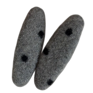 Retro grey wool felt headband with black polka dots for a minimalist autumn winter look