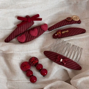 Set di 5 fermagli per capelli rossi con fiocchi, strisce e orsetti su lino