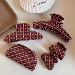 Ensemble de pinces à cheveux bordeaux à motifs de cœur dans différentes formes