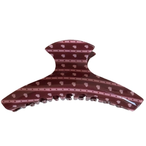 Grande pince à cheveux bordeaux avec motifs cœurs roses et rayures pour cheveux épais