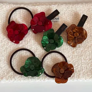Eleganti Accessori per Capelli Francesi a Fiore di Camelia in Acetato Texture Marmo Strass Elastici e Fermagli Donna