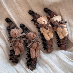 Set di 4 fermagli per capelli con orsetto di peluche e tessuto a quadri marrone
