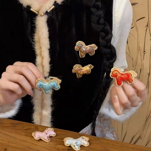 New Chinese Style Song Brocade Embroidered Horse Brooch Vintage Folk Animal Lapel Pin For Women Sweater Coat Accessories