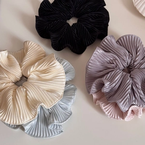 Large Pleated Satin Scrunchies Elegant Plissé Hair Ties For Women High Elasticity Fabric Ponytail Holder Solid Color Accessory