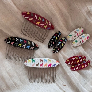 Elegant Dala Horse hair comb and clip set in resin with colorful folk art patterns