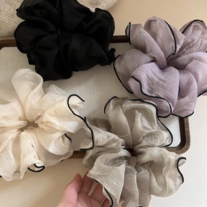Chouchous en Organza Surdimensionnés Élégants Chouchous Plissés Avec Bordure Noire Contrastée Support de Queue de Cheval Femme