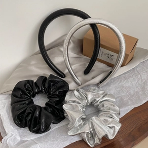 Minimalist silver and black metallic sponge headband set with pleated scrunchies