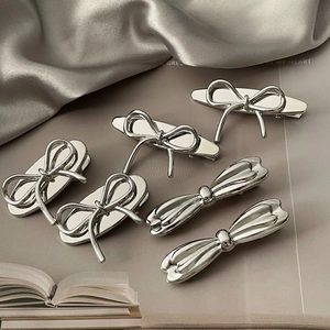 Minimalist Silver Metal Bow Duckbill Clip For Women Sweet Elegant Alloy Ribbon Hairpin Side Clip Fashion Hair Accessory