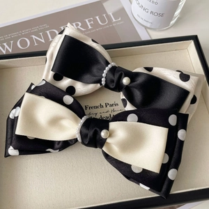 Französische Haarklammern mit Polka-Dots, Schleifen und Perlen aus Satin-Finish