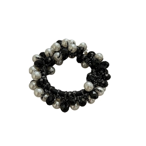Élastique à cheveux chic noir et blanc avec perles nacrées et cristaux facettés