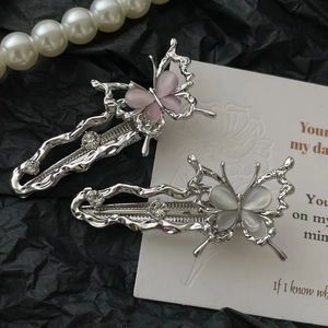 Elegante Schmetterlings-Haarspangen mit rosa und weißen Katzenaugensteinen und Strass