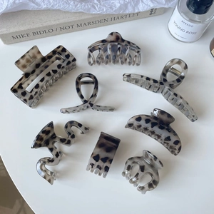 Ensemble de 8 pinces à cheveux léopard minimalistes gris froid pour un look élégant