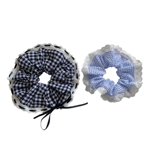Chouchous à rayures bleues et vichy noir avec bordure en dentelle élégante et nœud ruban