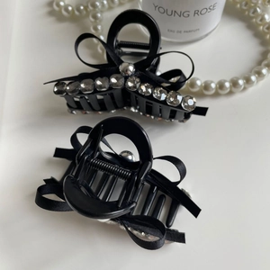 Elegant grey hair claw set with black bows and sparkling rhinestones for women