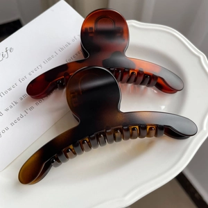 Grandes pinces à cheveux 11cm écaille de tortue ambre pour cheveux épais sur plat