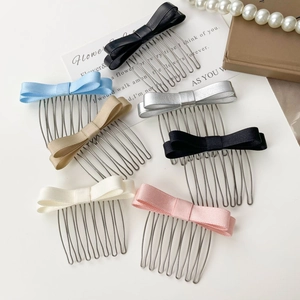 Lot de 7 peignes à cheveux avec nœuds colorés et dents en métal noir, bleu, rose et argent