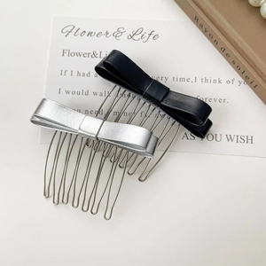 Set de peignes à cheveux avec nœuds en cuir argent et noir pour coiffures élégantes