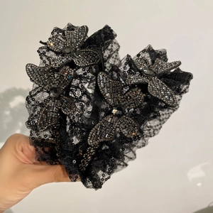 Serre-tête Large en Dentelle Noire Vintage Avec Accents Papillon en Strass et Paillettes Brillants pour Femme Fête Banquet