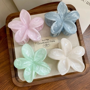 Sweet Fresh Marble Pattern Resin Flower Hair Claw Clip Elegant Large Frangipani Shark Clip For Women Girls Hair Accessories