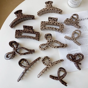 Vintage Leopard Print Hair Claw Large Bow Shark Clip Resin Fashion Hair Accessories For Women Daily Commute Hairpin