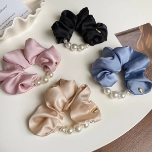 Elegant Satin Hair Scrunchie With Faux Artificial Pearl Gold Metal Tag French Hepburn Style Large Hair Ring For Women Hair Ornament