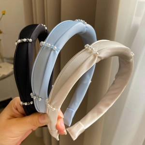 Elegant Padded Satin Headband With Artificial Pearl And Crystal Pleated French Style Hair Hoop For Women Daily Party Hair Accessories