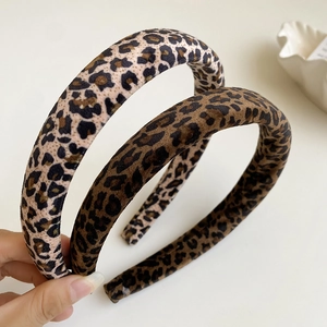 Retro leopard print velvet sponge headbands in light and dark patterns for women