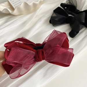 Barrette banane élégante avec nœud multicouche en velours et mesh de couleur bordeaux
