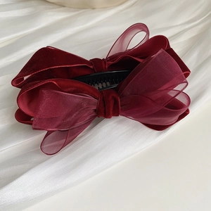 Barrette banane élégante avec nœud en velours rouge bordeaux et tulle