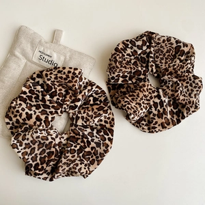Vintage Leopard Print Velvet Scrunchie High Elasticity Hair Tie Retro Fabric Hair Accessories For Women Daily Headwear
