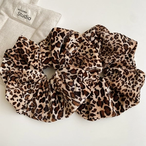 Vintage leopard print velvet scrunchie with high elasticity for thick hair styling