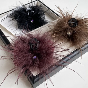 Elegant Autumn Winter Feather Hair Claw Clip With Heart Rhinestone Mesh Bow Hair Accessory For Women Fashion Shark Clip