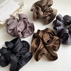 Lot de chouchous vintage en satin français en cinq couleurs dont l'or et le marron