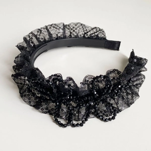 Serre-tête élégant en dentelle noire avec paillettes et franges perlées multicouches