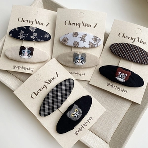 Barrettes à Cheveux en Tissu Brodées Chat Carreaux Floral Clips BB Style Coréen Doux Accessoire Cheveux Pour Femmes Filles