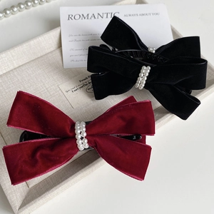 Elegant velvet bow hair clip set with pearls in black and burgundy red colors