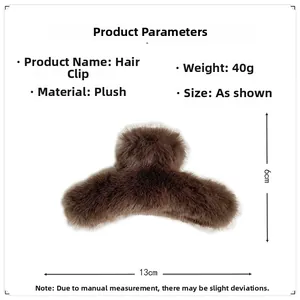 Vista dettagliata della pinza per capelli in pelliccia marrone 13cm con dimensioni e trama