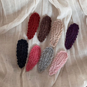Set of 8 colorful knitted wool scallop edge teardrop hair clips for autumn winter