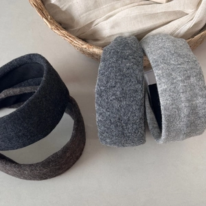 Minimalist wool-like padded headbands for women in grey and brown for autumn and winter