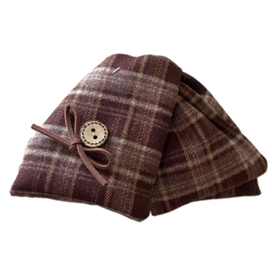 Classic brown plaid bow hair claw clip with vintage wooden button for autumn styling