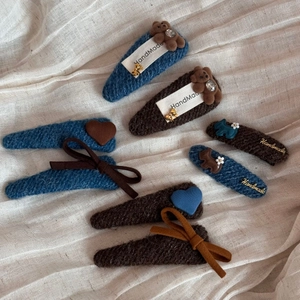 Handgefertigte gewebte Bären-Haarspangen in Blau und Braun für Damen Strickmode