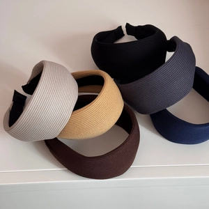 Set of 6 thick ribbed knitted headbands in assorted colors for a voluminous look