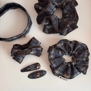 Parure d'accessoires cheveux style british à carreaux vintage et motifs d'oursons