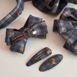 Coffret accessoires cheveux tartan marron vintage avec ours en peluche et nœud chic