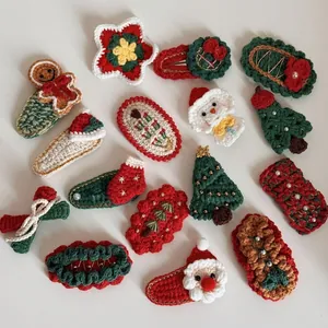 Pinces à Cheveux de Noël au Crochet Faites Main Père Noël Sapin de Noël Bonhomme de Neige Bonhomme en Pain d'Épices Épingles à Cheveux Tricotées pour Filles Femmes Accessoires de Cheveux Festifs