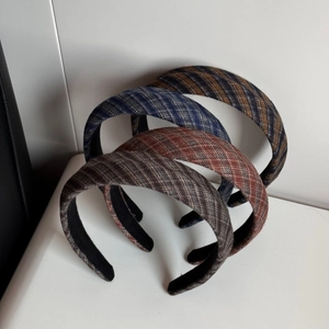 Vintage checkered fabric wide headbands in four colors for a classic autumn look