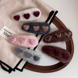 Sweet Plush Heart Hair Clip For Women Autumn Winter Soft Felt Bangs Clip Cute BB Clip Elegant Korean Style Hair Accessories